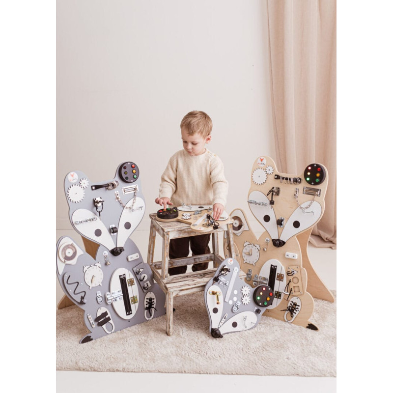 Busy board renard gris